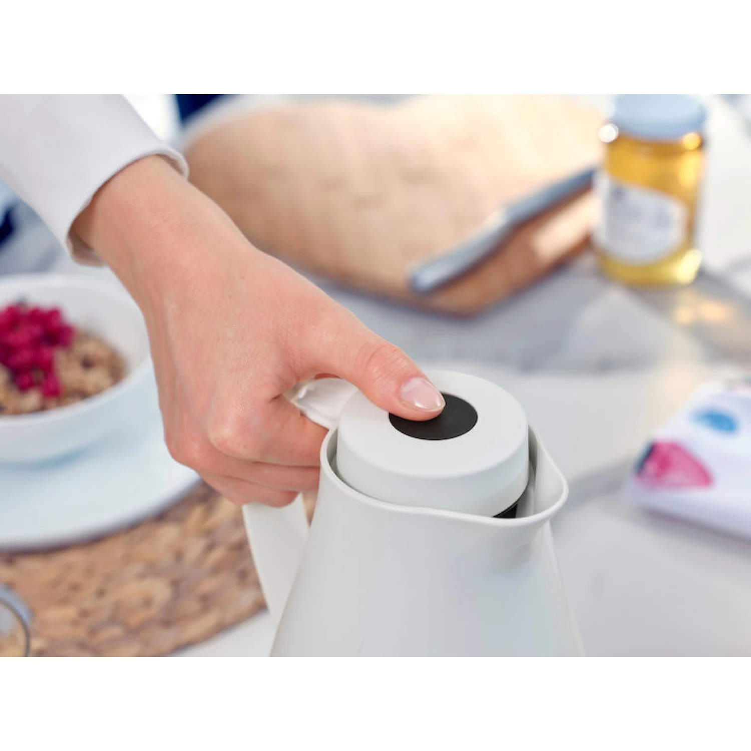 Leifheit Harmonic Isoleerkan 1.0 L Wit 2 Leifheit Harmonic Isoleerkan 1.0 L Wit - Afbeelding 2